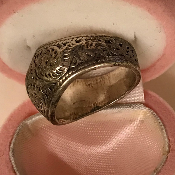 Silver ring - Picture 2 of 2